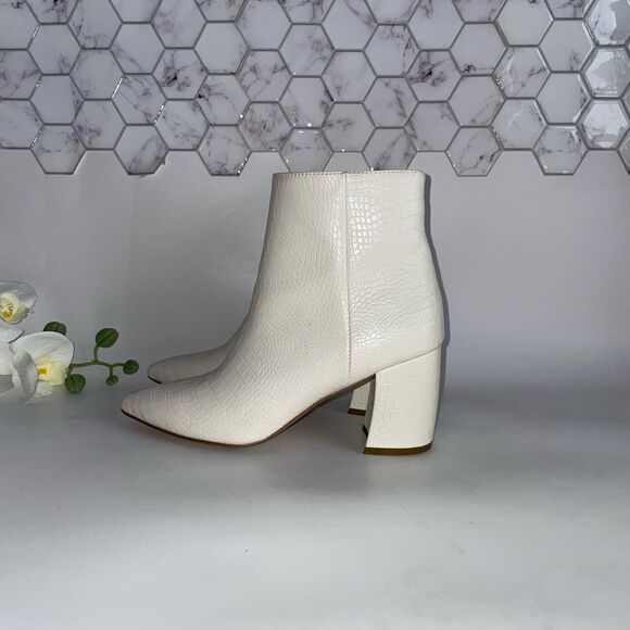 Steve Madden Nadalie Ankle Booties with Sleek Design Cream - Picture 3 of 9